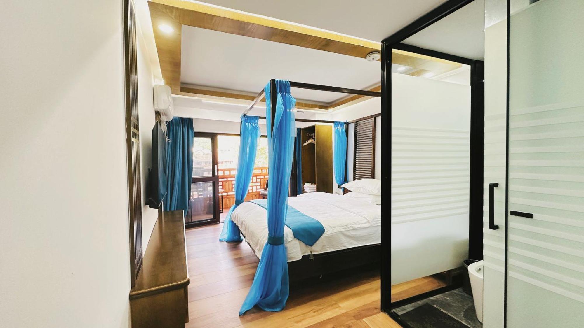 Lqj Riverside Guest House Fenghuang Exterior photo