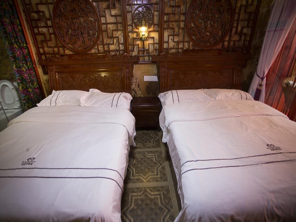 Lqj Riverside Guest House Fenghuang Exterior photo